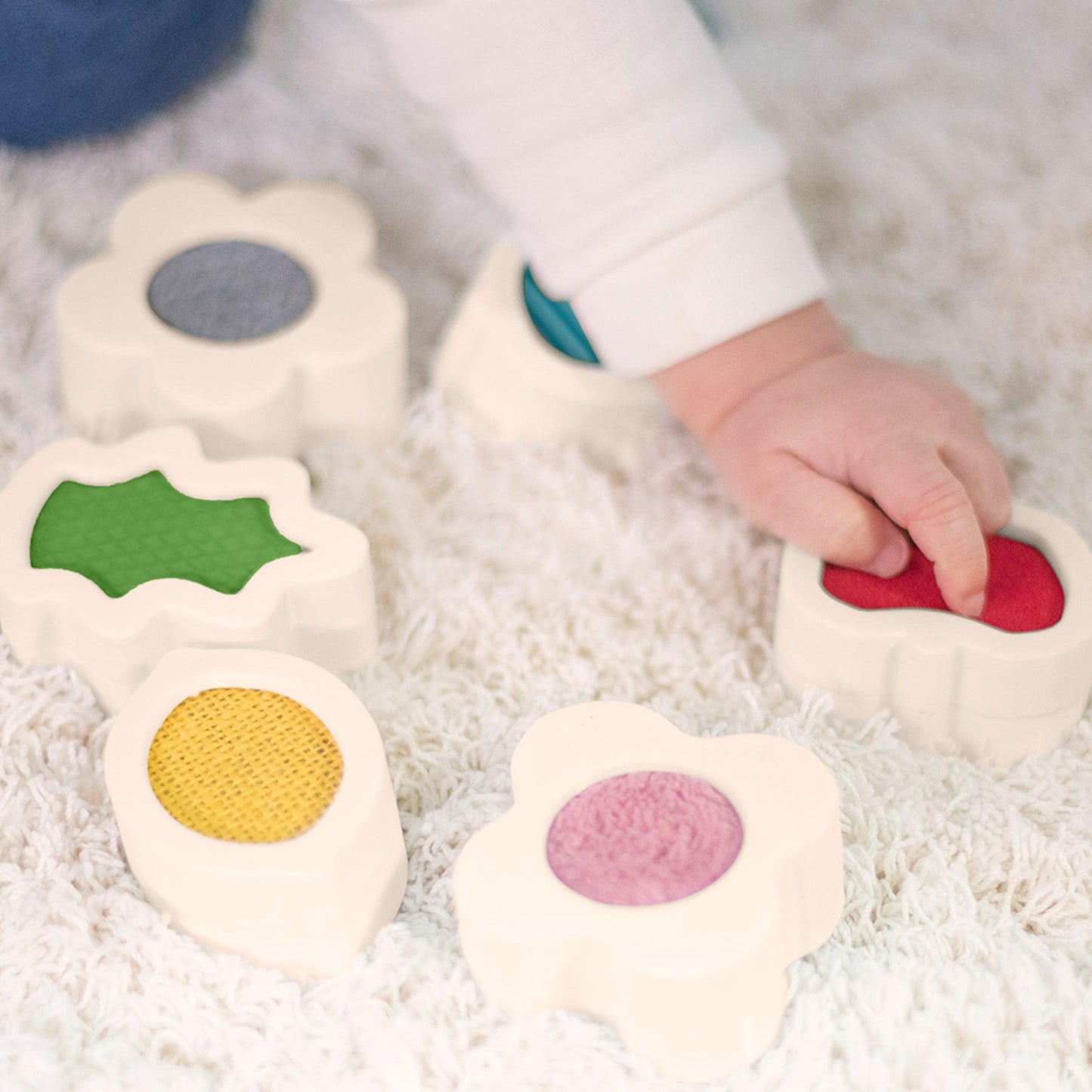 Feel to Learn: Nestable Sensory Tree - Loomini