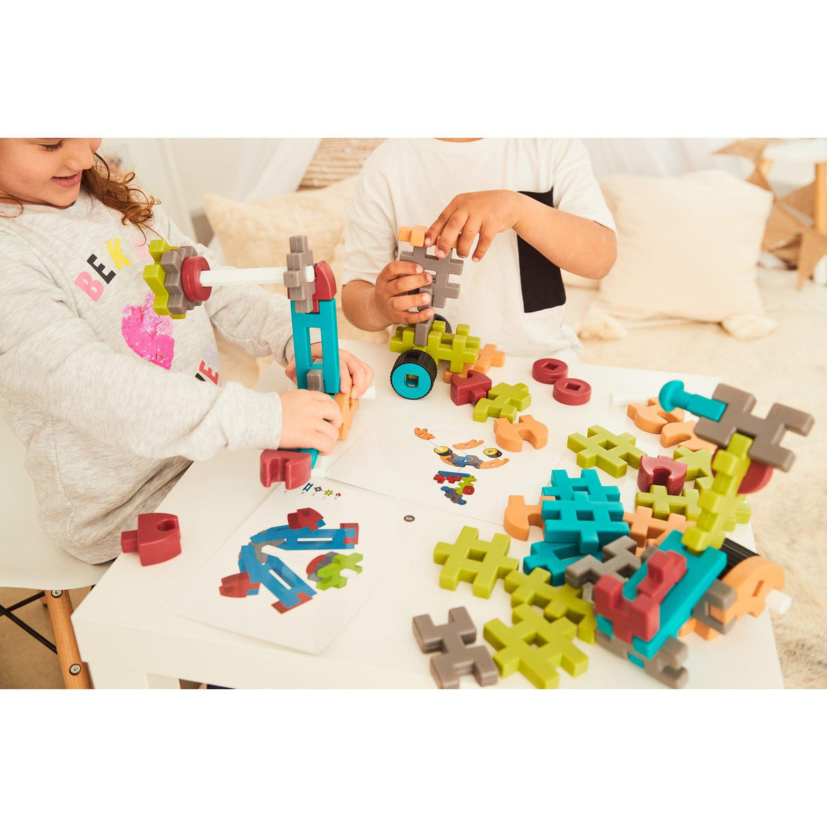 Fun Blocks Activity Set - 83 Pieces - 19 Shapes - 16 Activity Cards - Loomini