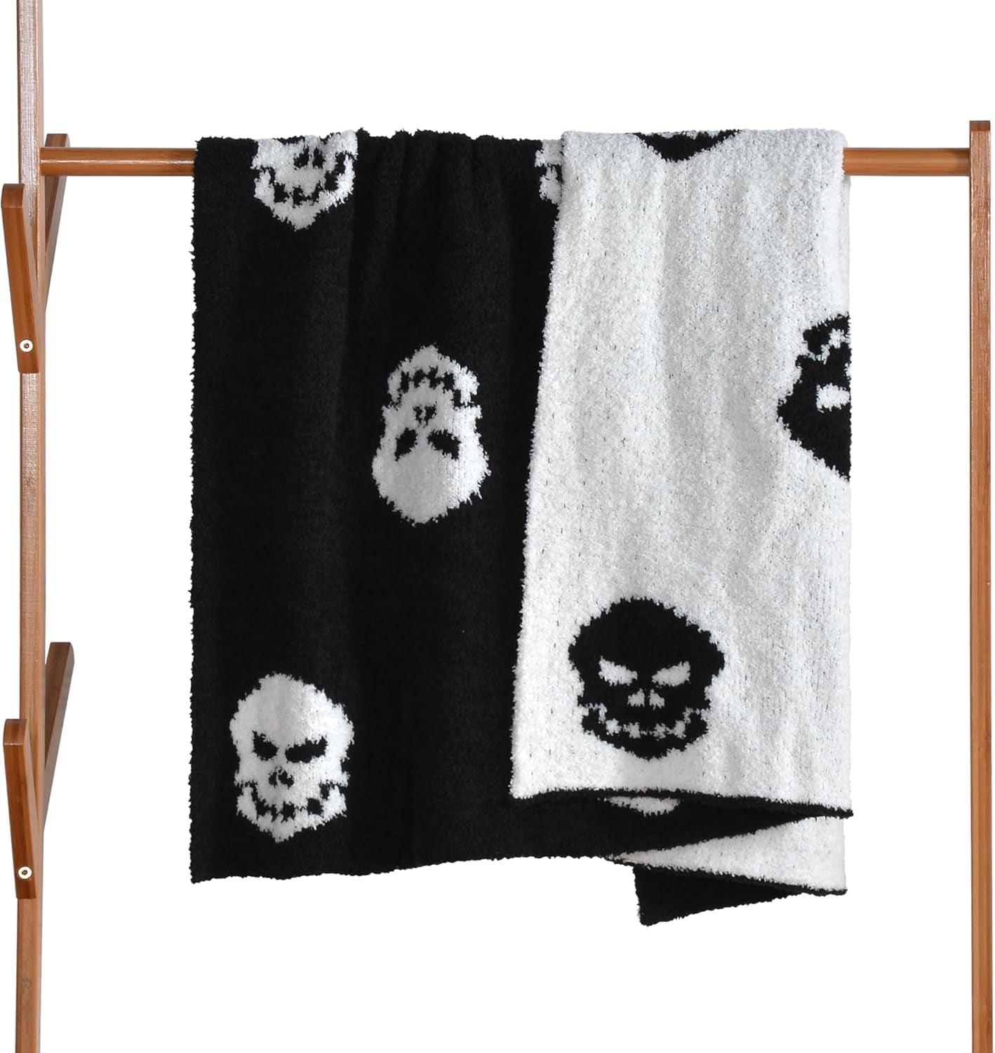 Skull Throw Blanket - Super Soft Feather Yarn Microfiber for a Spooky Halloween Comfort 30X40 Inch Skull