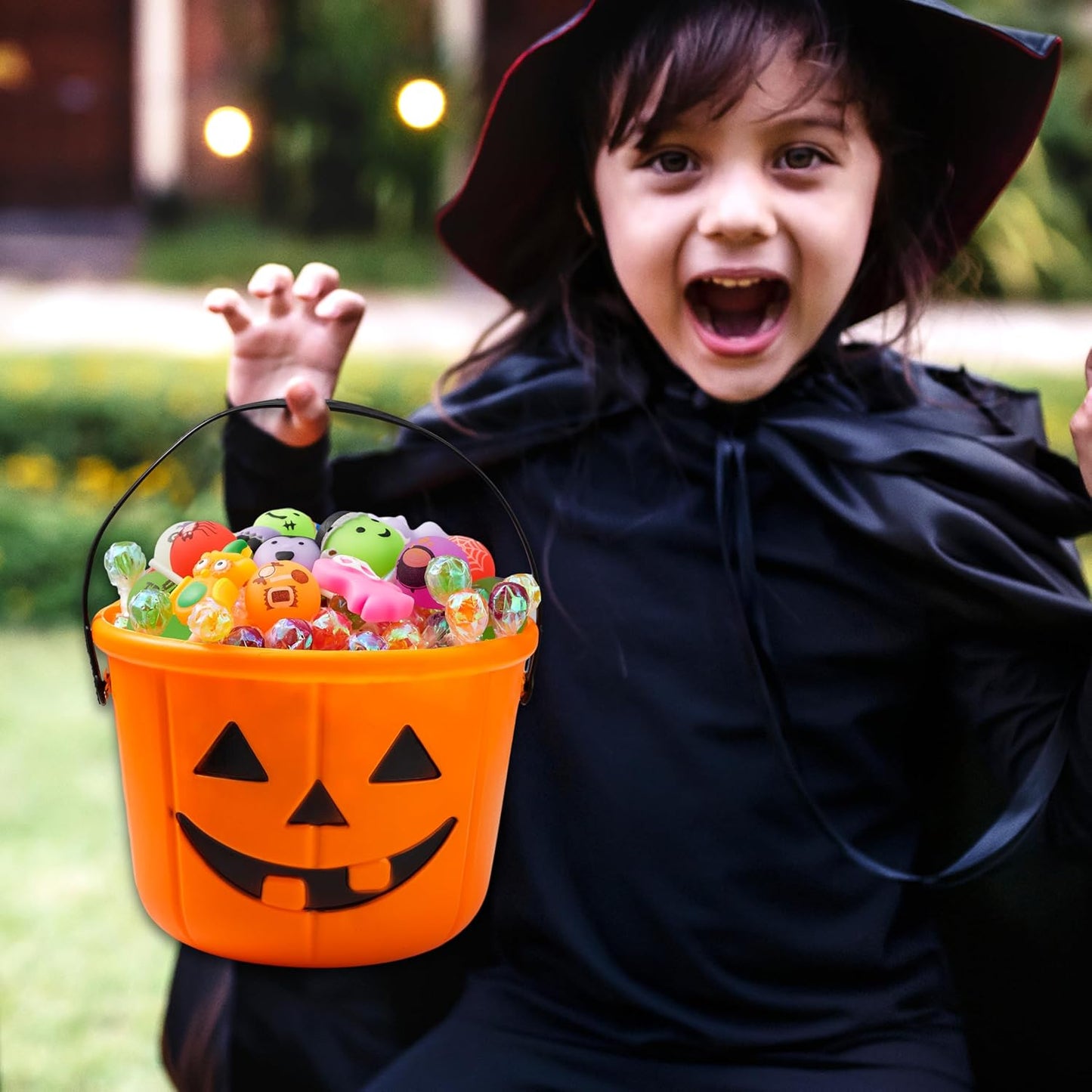 Halloween Trick or Treat Pumpkin Bucket, Orange Plastic Candy Bucket for Trick or Treating, Black Purple Jack O Lantern Basket and Pails with Handle for Kids Halloween Party Favor Supplies