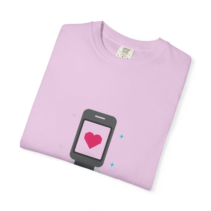 Y2K Flip Phone Heart Screen | Garment-Dyed Unisex Tee, Soft Vintage Cotton | Valentine & Galentine Gift | Minimal Aesthetic