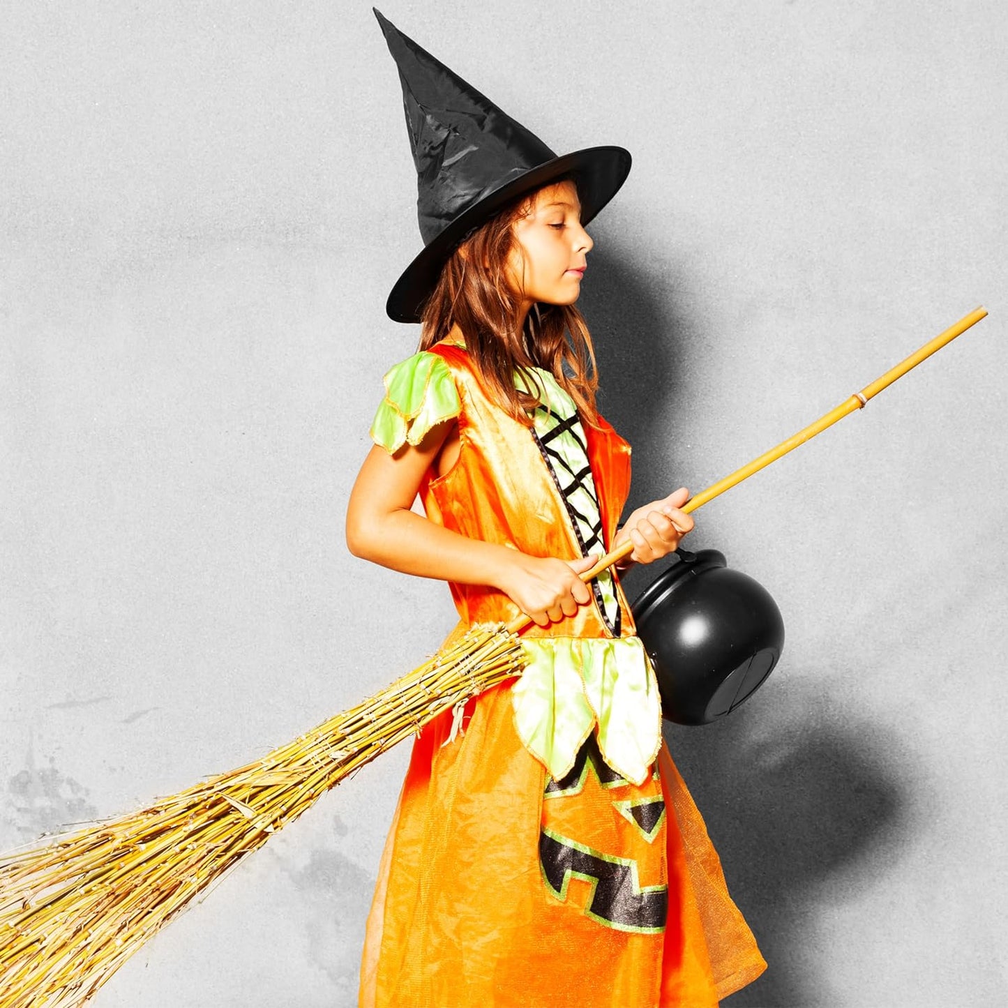 7.5" Halloween Plastic Cauldron, Black Candy Bowl, Large Witch Cauldron Pot Bucket for Halloween Decorations Trick or Treat Holder, Party Supplies Centerpiece