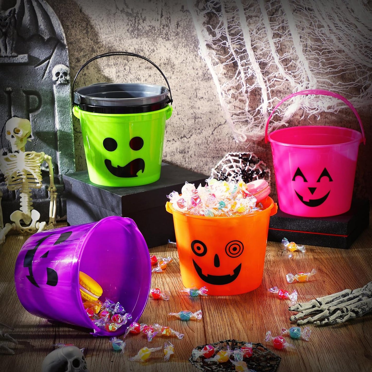 Halloween Plastic Buckets for Kids 5.7 X 5.7 X 4.9 Inch Halloween Trick or Treat Buckets Jack O Lantern Candy Basket Pumpkin Pail with Handle for Halloween Party Favor Supplies