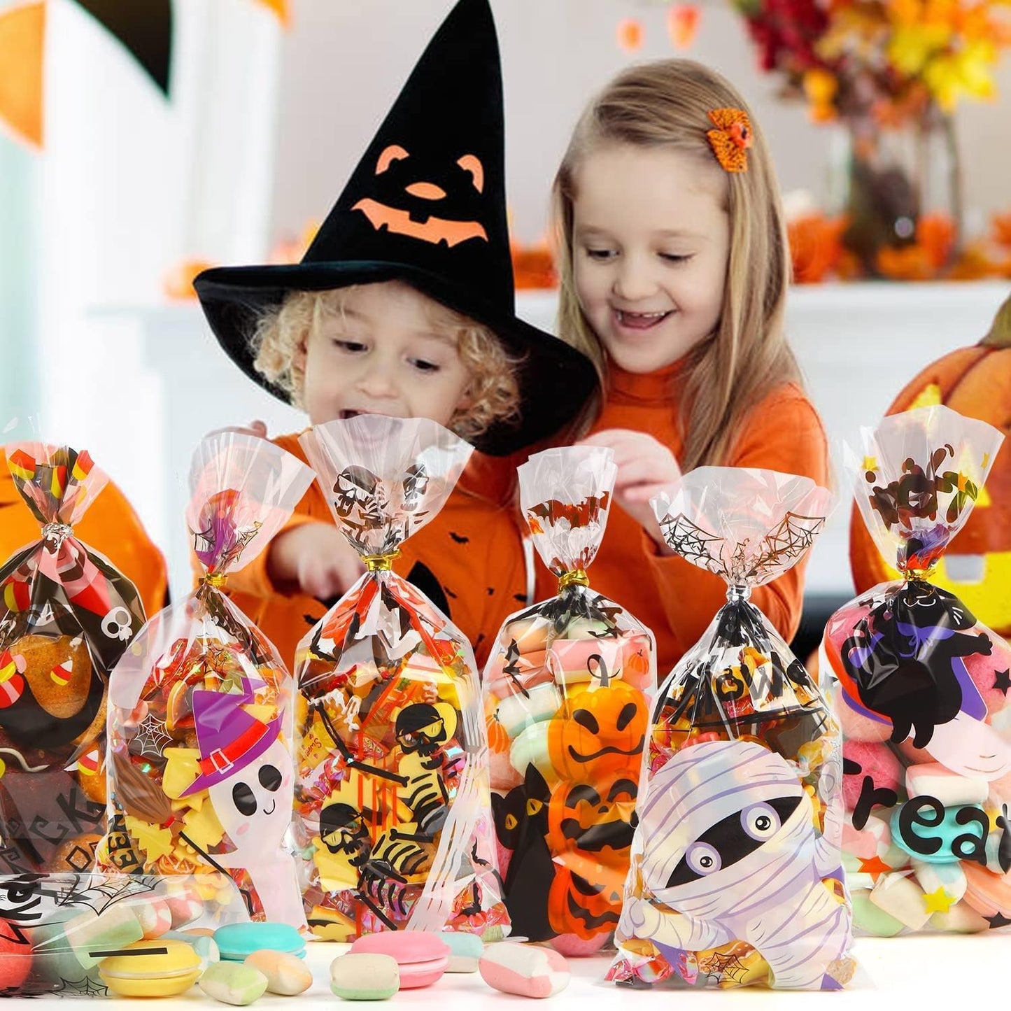 Halloween Cellophane Treat Bags, 120Pcs Plastic Clear Candy Bags Pumpkin Ghost and Halloween Goody Bags with 150 Twist Ties for Kids Halloween Trick or Treat Party Favors