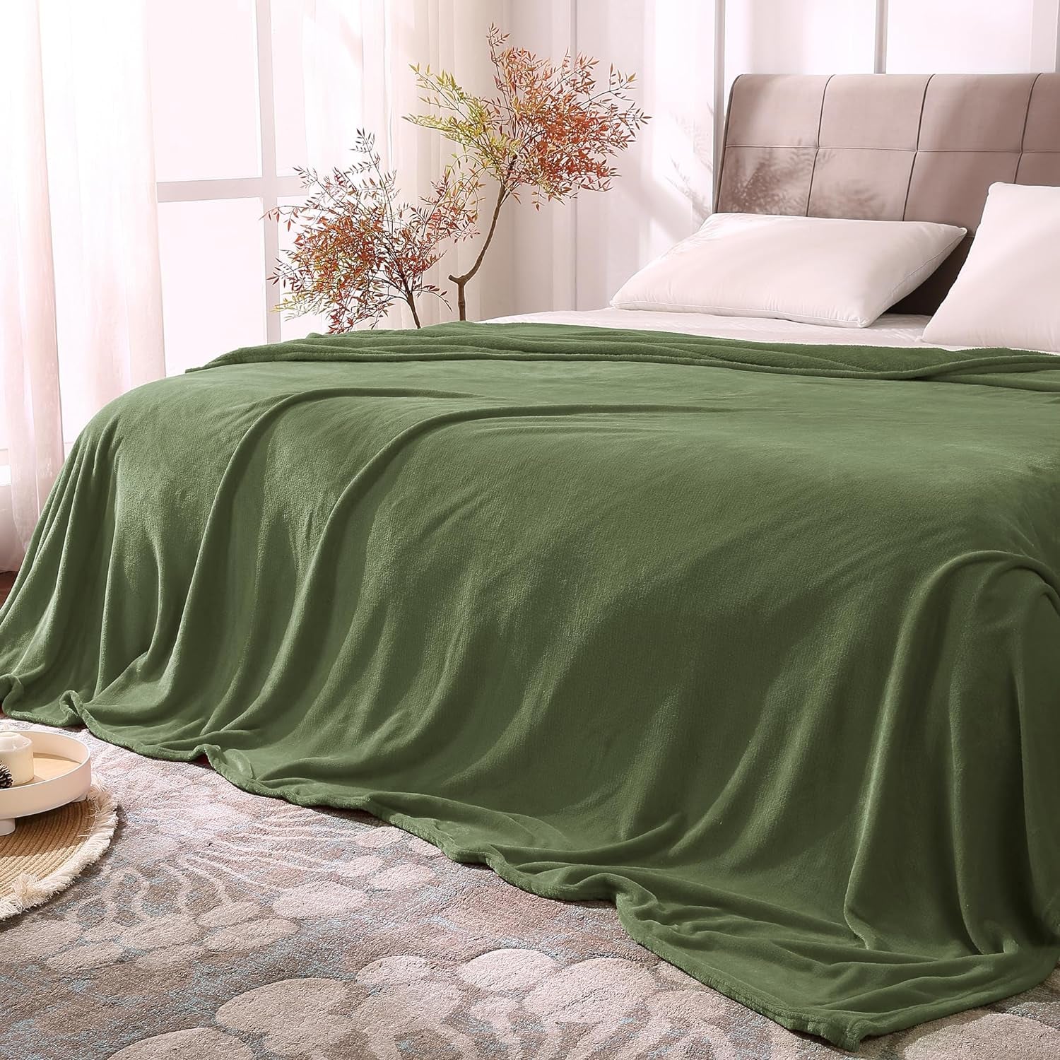 Fleece Blankets Queen Size Olive Green Throw Blankets for Bed, Luxury Plush Cozy Fuzzy Blanket 90X90 Inches, Super Soft Warm Lightweight Throw Blanket All Seasons Suitable