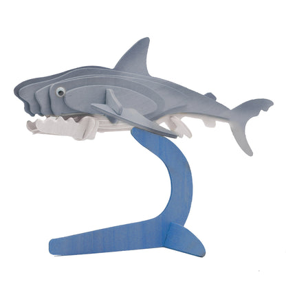 Extreme Sharks of the World - For Ages 6+ - Create and Customize Models and Dioramas - Study the Most Extreme Animals