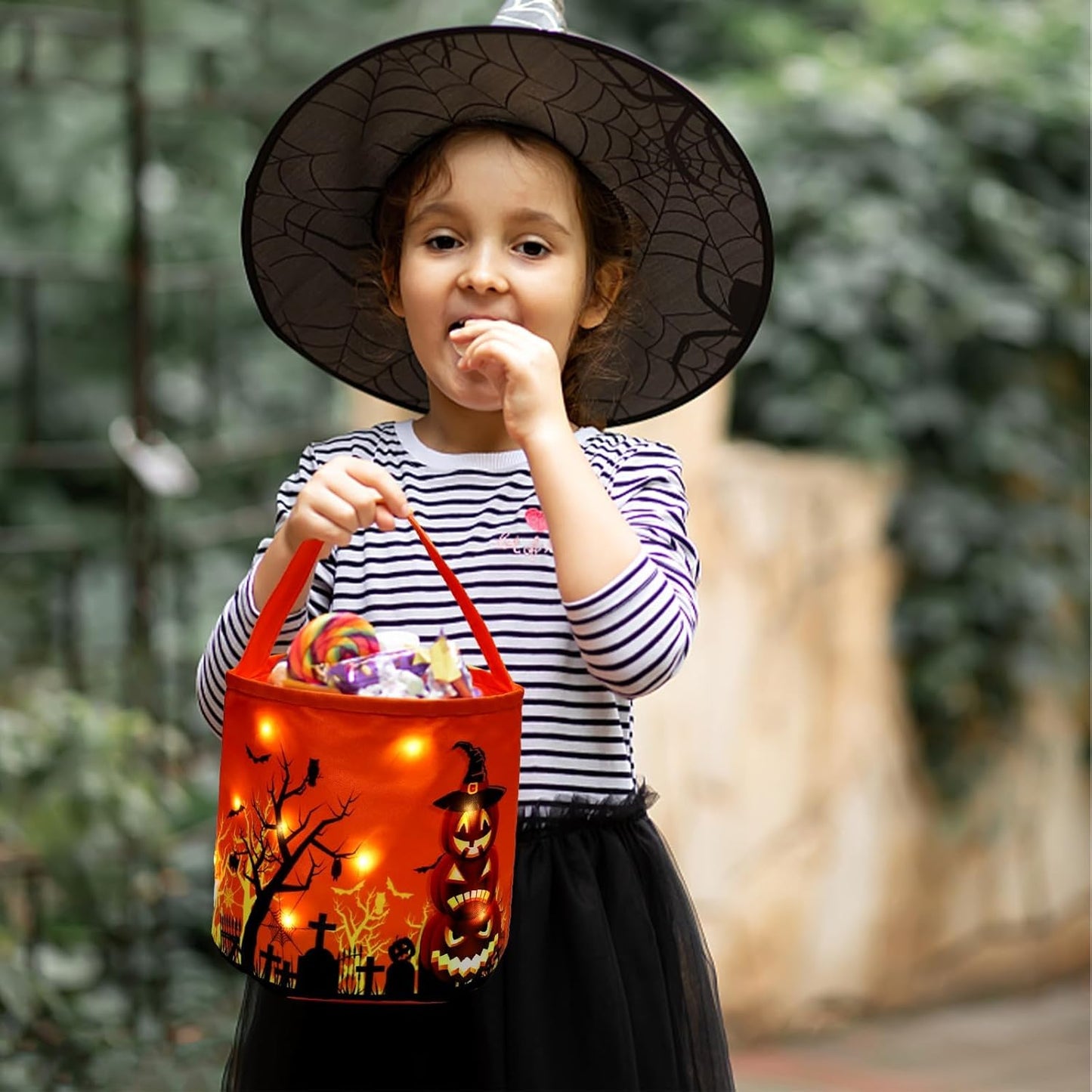 Halloween Trick or Treat Candy Bags LED Light up Pumpkin Bucket, Collapsible Reusable Candy Basket, Fabric Tote Gift Goody Bags for Kids Halloween Party (Orange-Led)