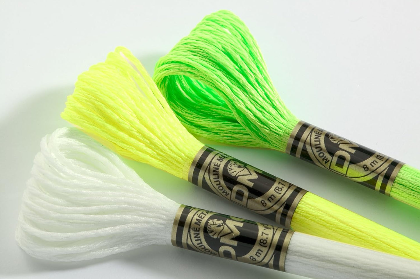 317W-E940 Light Effects Polyster Embroidery Floss, 8.7-Yard, Glow-In-The-Dark