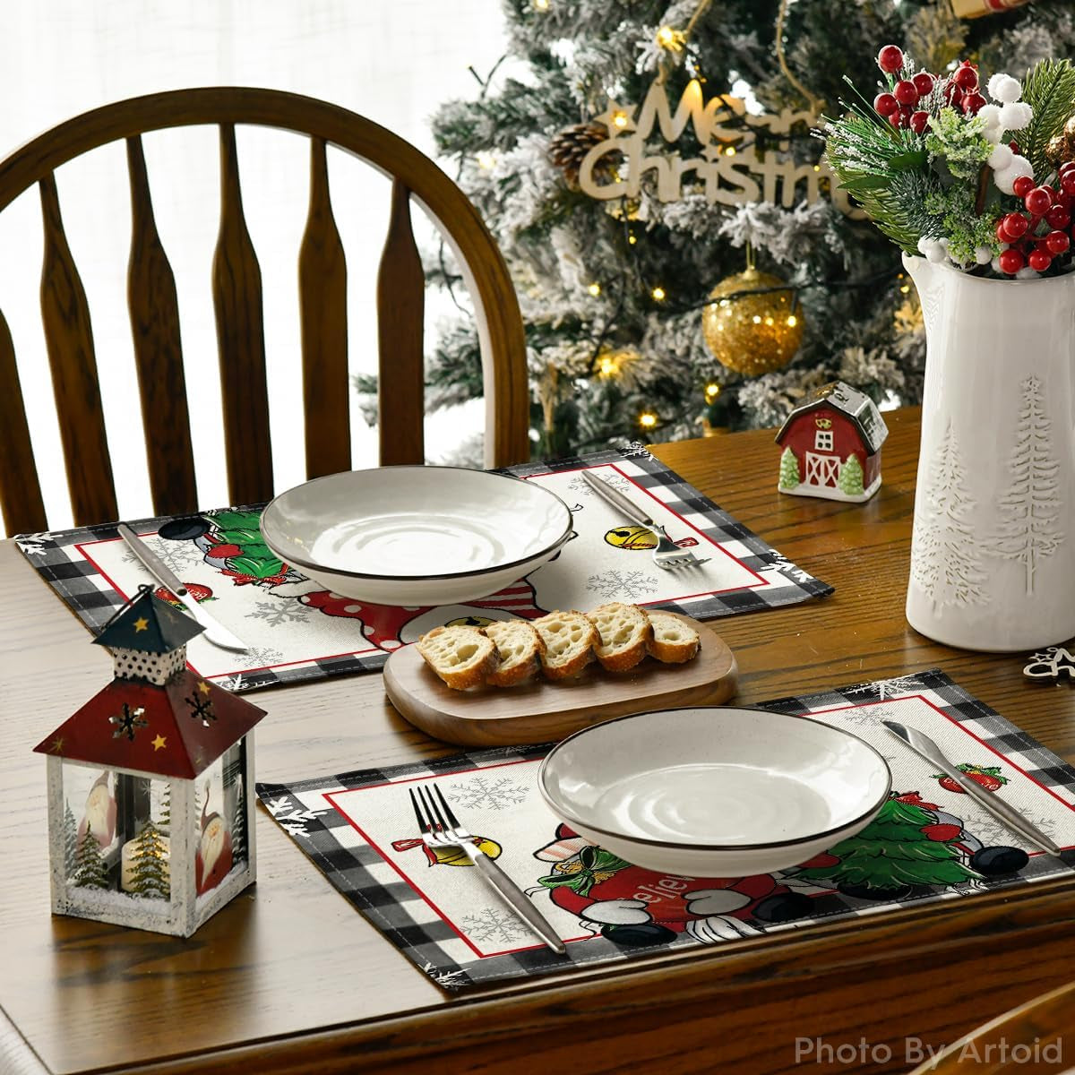 Buffalo Plaid Gnome Believe Xmas Balls Merry Christmas round Placemats Set of 4, 14 Inch Winter round Table Mats for Dining Decoration