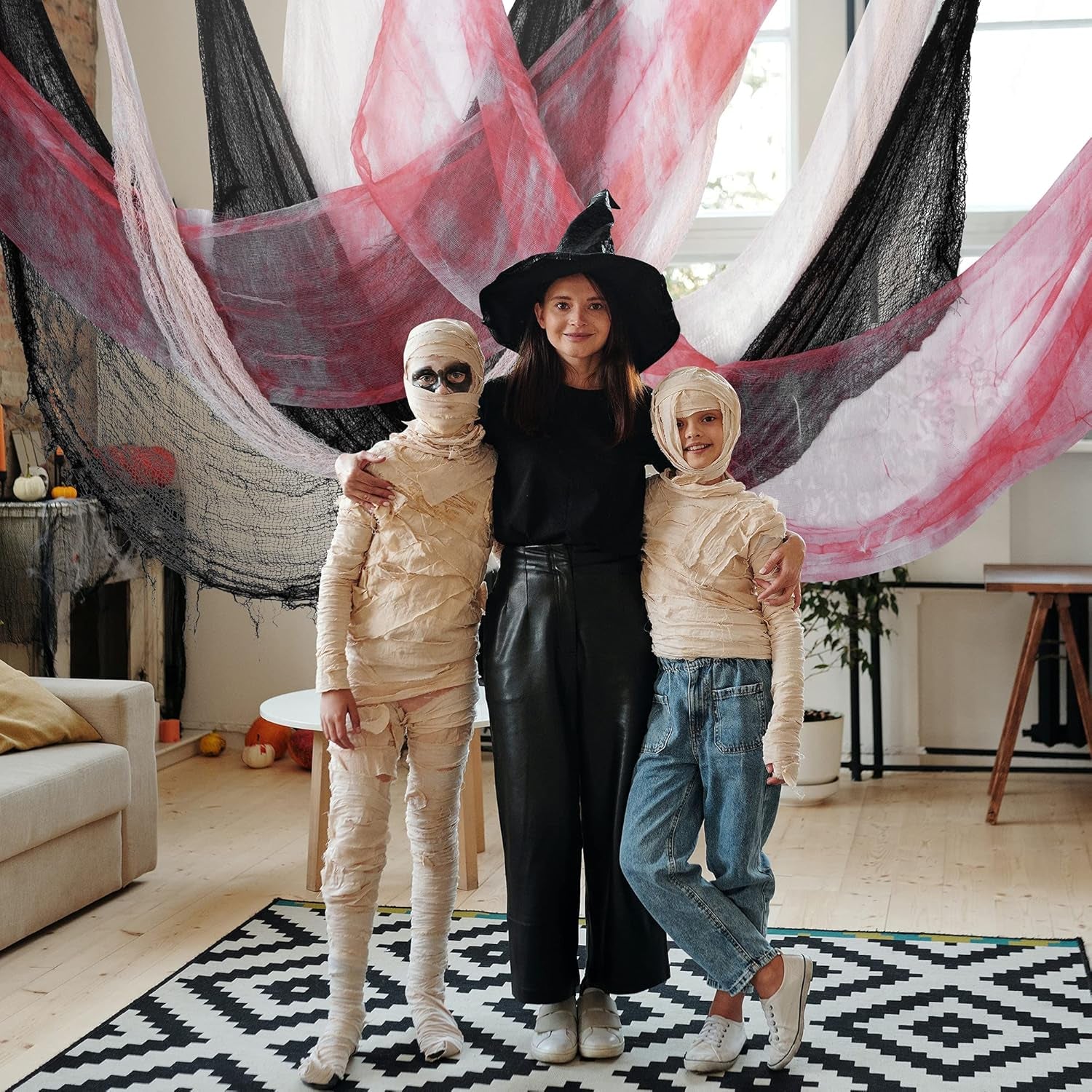 5 PCS Halloween Creepy Cloth,Scary Spooky Cloth Creepy Gauze-30 X 72Inch Freaky Loose Weave Creepy Cloth Fabric Scary Spooky for Halloween Party Decoration (3 Black + 2 White)