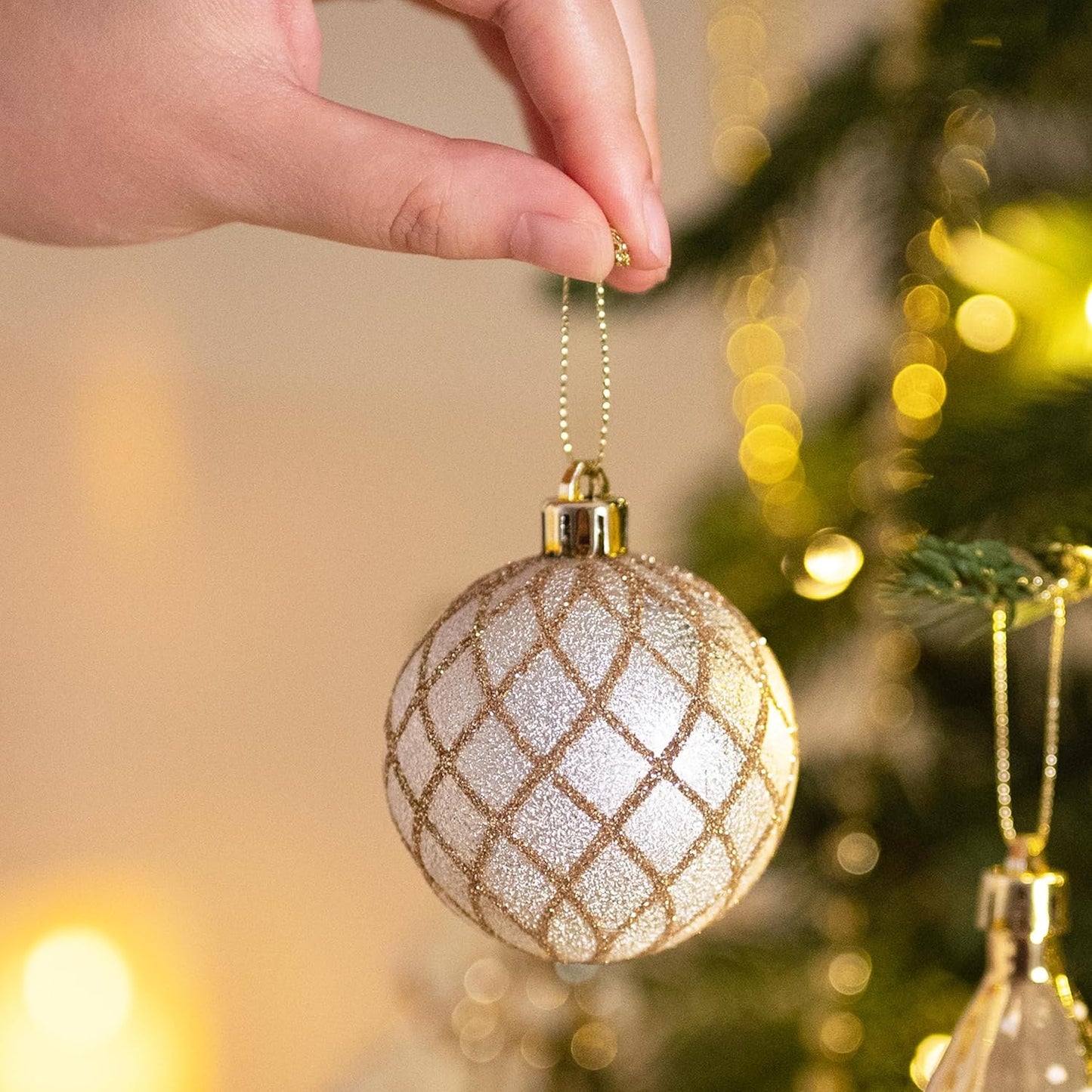 Christmas Ball Ornaments, 100Ct White and Gold Shatterproof Christmas Tree Decorations Set, Elegant Hanging Ornaments for Xmas Trees Bulk Holiday Decor