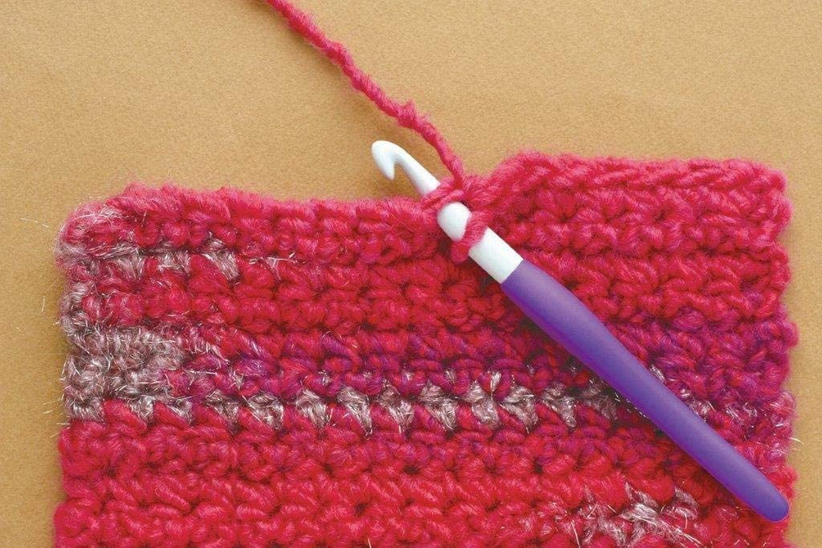 1045/G Purple Amour Crochet Hook, Size G, 4.0Mm