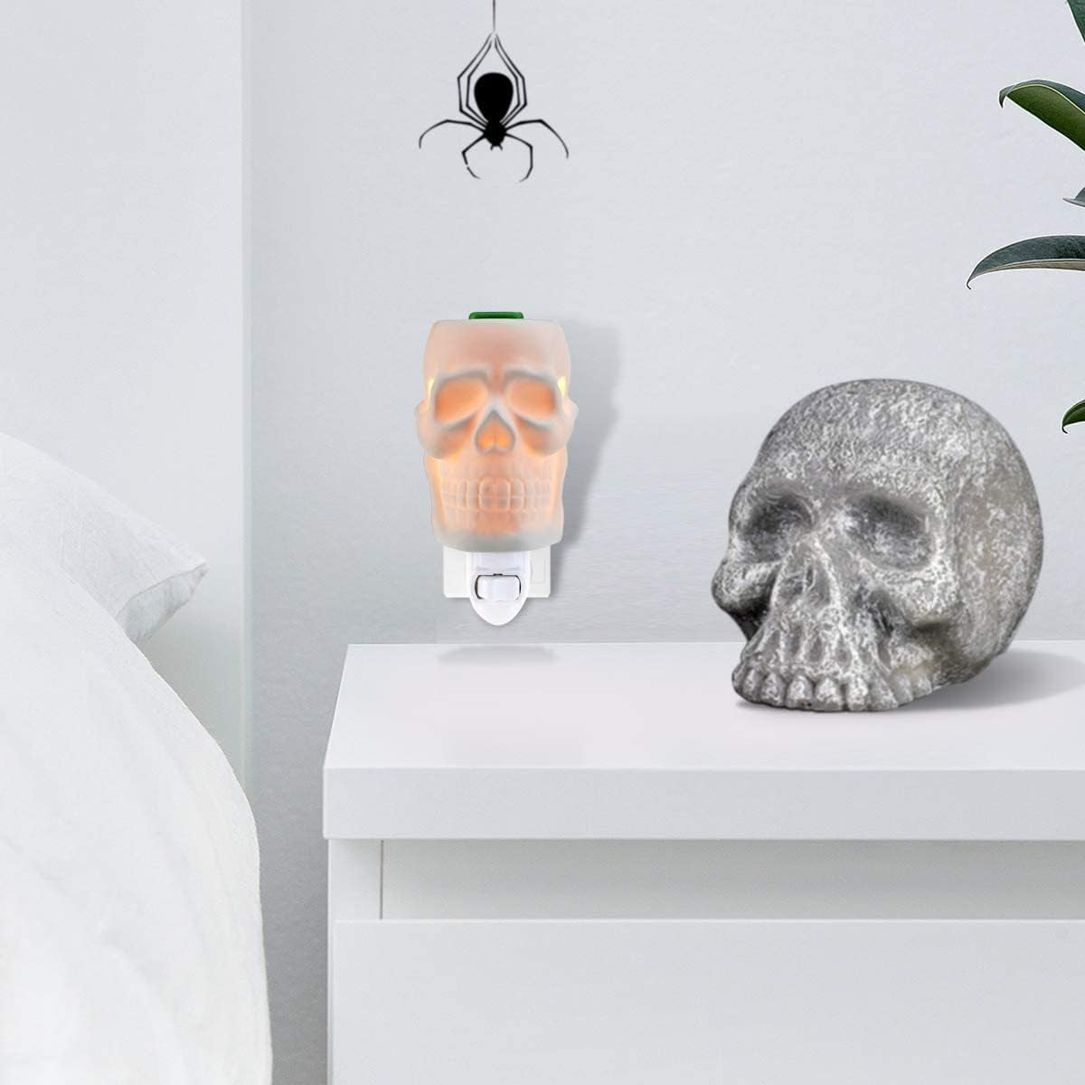 Skull Wax Warmer Plug in for Home Décor, Wax Warmer Night Light, Home Fragrance Diffuser, Bas-Relief Craft, 360 ° Rotatable 3-Prongs Plug, No Flame, with One More Bulb, Skull