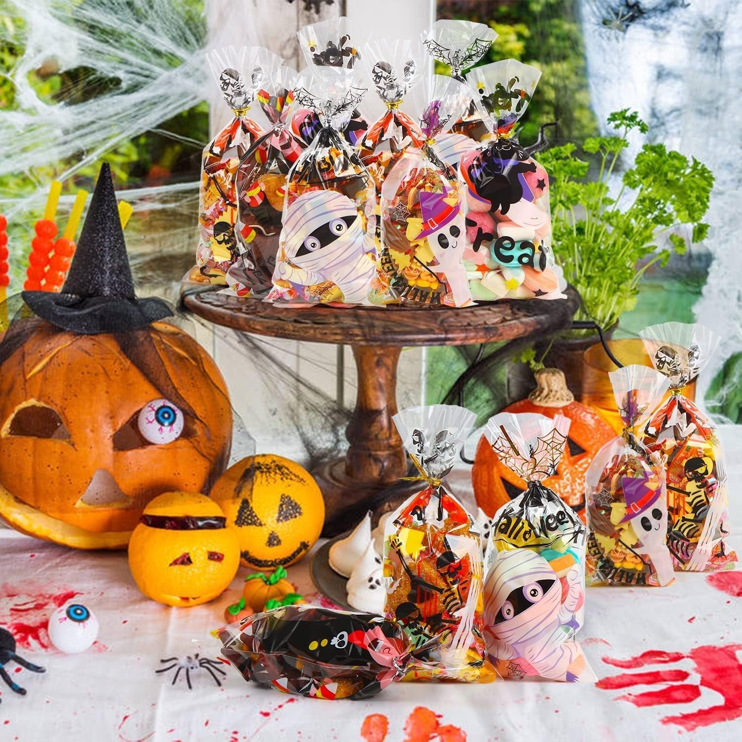 Halloween Cellophane Treat Bags, 120Pcs Plastic Clear Candy Bags Pumpkin Ghost and Halloween Goody Bags with 150 Twist Ties for Kids Halloween Trick or Treat Party Favors