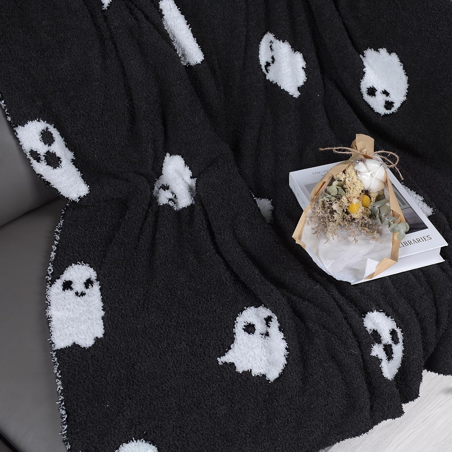 Skull Throw Blanket - Super Soft Feather Yarn Microfiber for a Spooky Halloween Comfort 30X40 Inch Skull