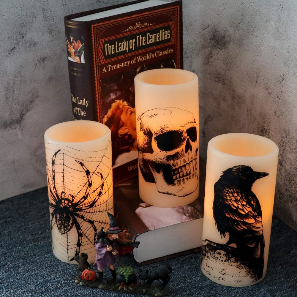 Flickering Candles w/ Skull