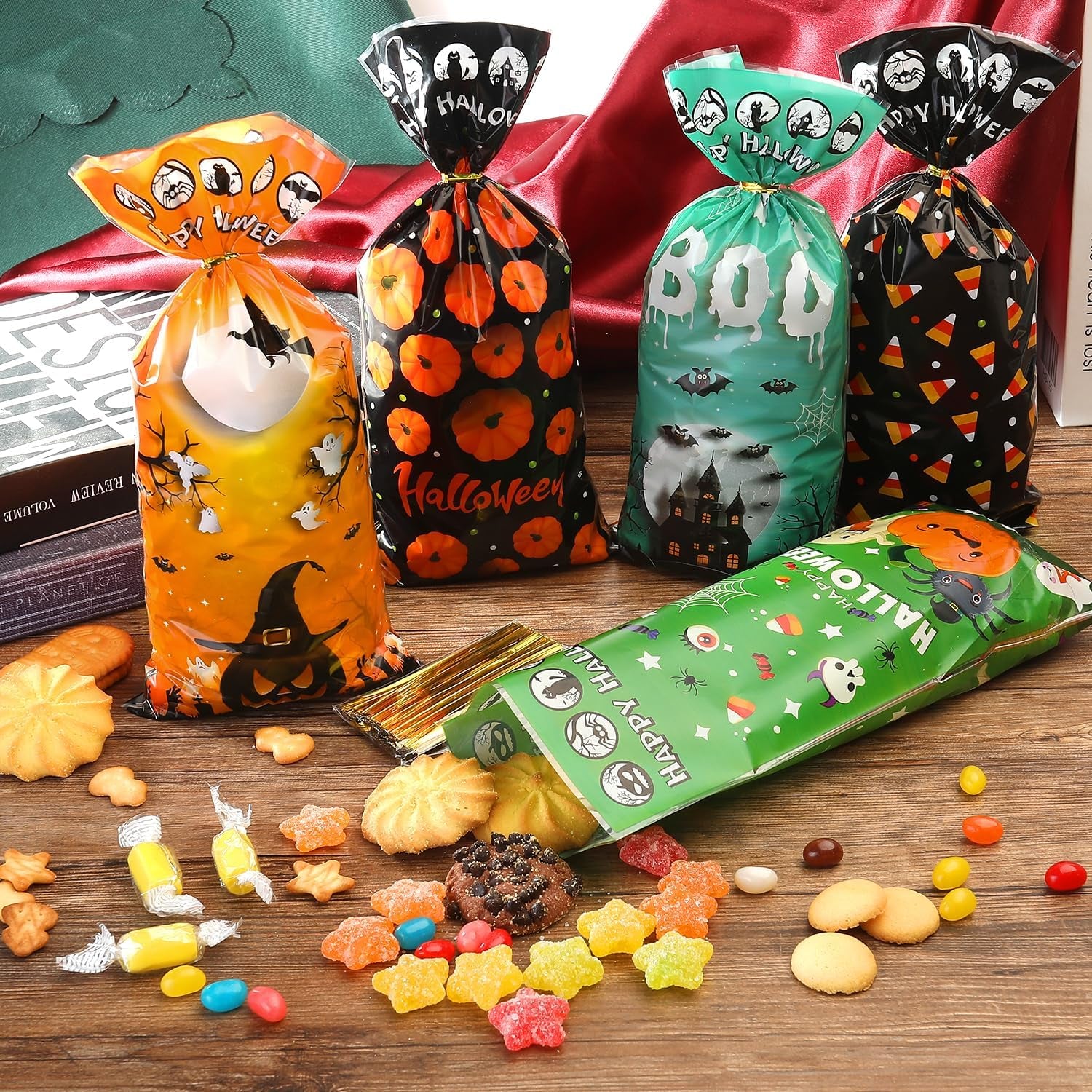 Halloween Cellophane Candy Bags, 150 Pcs Plastic Halloween Trick or Treat Bags Goodies Bags with Twist Ties for Snacks Cookies