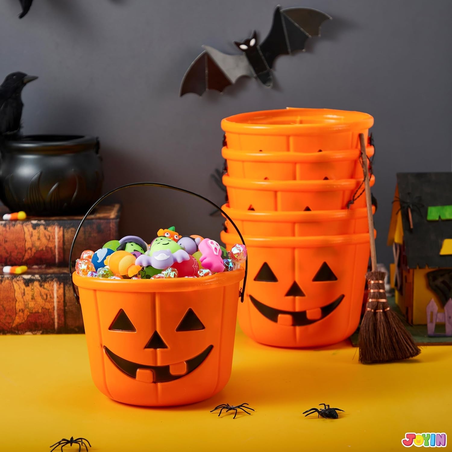 6PCS Halloween Trick or Treat Pumpkin Bucket, Orange Plastic Candy Bucket for Trick or Treating, Black Purple Jack O Lantern Basket and Pails with Handle for Kids Halloween Party Favor Supplies