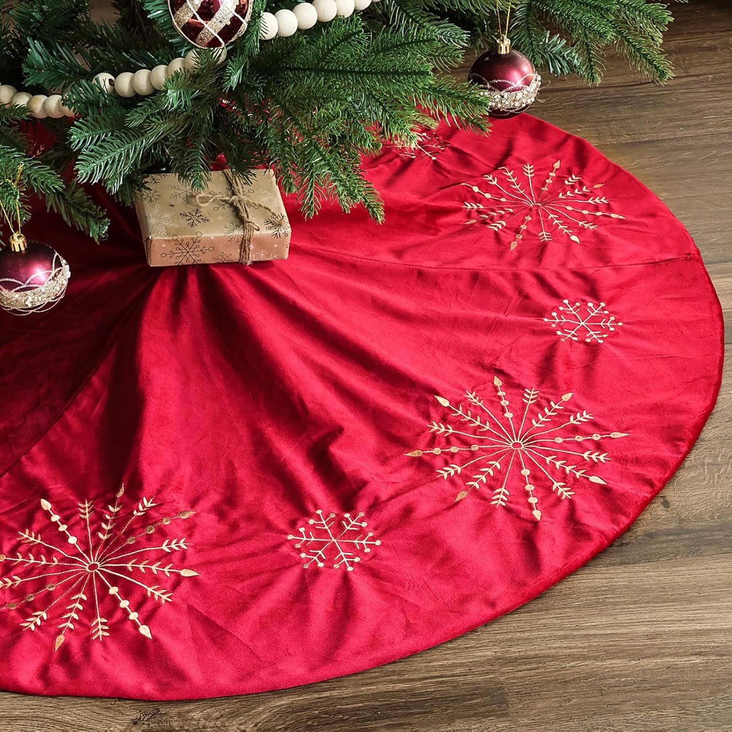 Christmas Tree Skirt, 48 Inches Classic Red Luxury Velvet Fur Plush Red Tree Skirt, Vintage Tree Skirts with Gold Embroidered Snowflake for Merry Christmas