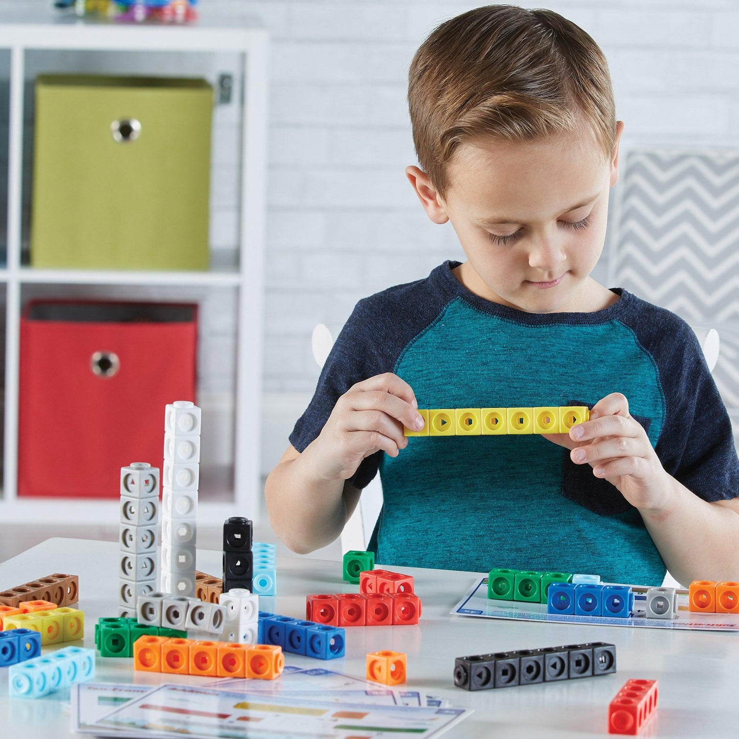 Mathlink® Cubes Kindergarten Math Activity Set: Mathmobiles! - Loomini